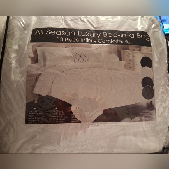 All Season Luxury Bed-in-a-Bag 10-Piece Infinity Comforter Set - White